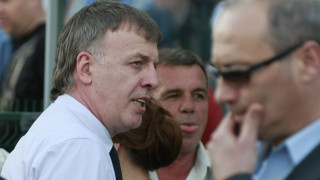 Наско Сираков Кой друг В момент в който единствено феновете