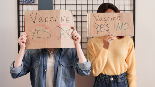 Социалните медии изобилстват от публикации които пренебрегват колебанията за ваксината