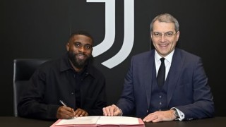 Халфът на Ница Джереми Бога ще продължи кариерата си в