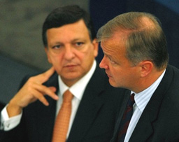 Барозу и Оли Рен днес връчват у нас официално доклада на ЕК 
