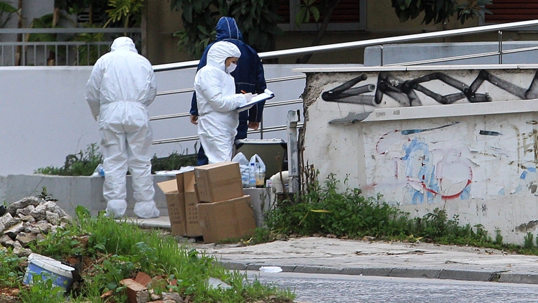 Избухна бомба до офис на бизнес федерация в Атина