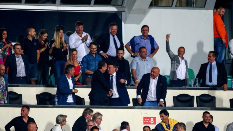 Министър Красен Кралев поздрави националите по футбол