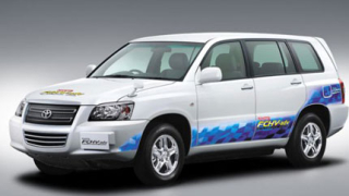 Хибрид на Toyota изминава 825 км на водород  
