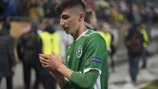 Старши треньорът на Лудогорец II Тодор Живондов говори пред клубната