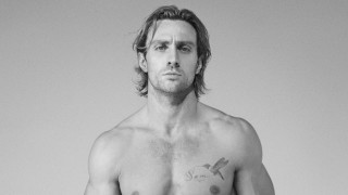 Когато последно видяхме Арън Тейлър Джонсън в Убийствен влак не предполагахме