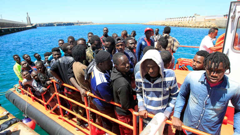 Испания спаси около 1000 мигранти от морето за 2 дни