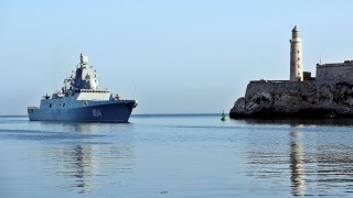 Един от най модерните руски бойни кораби акостира на пристанището в