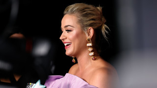 Какво е общото между това да си майка и поп звезда