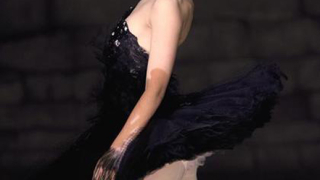 "Черният лебед" на Арнауфски открива фестивала във Венеция