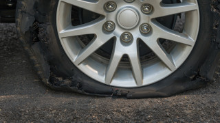 Нарязаха гумите на 11 автомобила в центъра на София