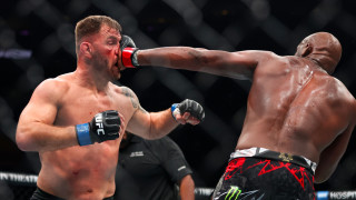 Легендарният американски боец Джон Джоунс защити успешно титлата си в