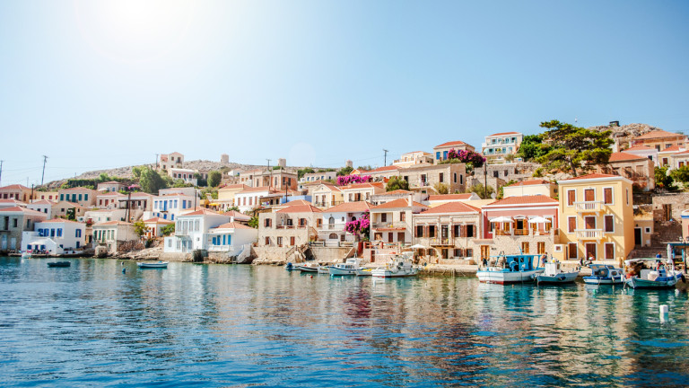 Гърция повиши данъка върху имотите на близо 950 хиляди домакинства