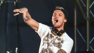 Шведският диджей Avicii роден като Тим Берглинг е починал на