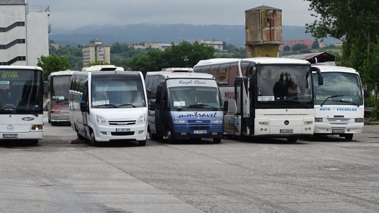  Без автобусни превози от 0:00 ч. заради протест на превозвачите