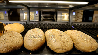 Можете да видите във всяка търговска верига хлябът навсякъде