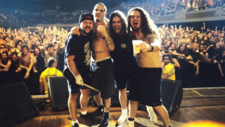 Pantera преиздават 'Cowboys From Hell' в разширена версия