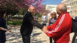  Министър Кралев посети урок с професионални треньори по лека атлетика в СУ „ Гео Милев “ във Варна 