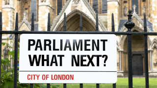 Парламентът на Великобритания гласува за отлагане на Брекзит съобщават британски