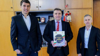 Още една звезда на българския спорт посети УНСС Ректорът проф