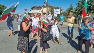 Протест на жителите от селата Маринка Твърдица и Димчево блокира