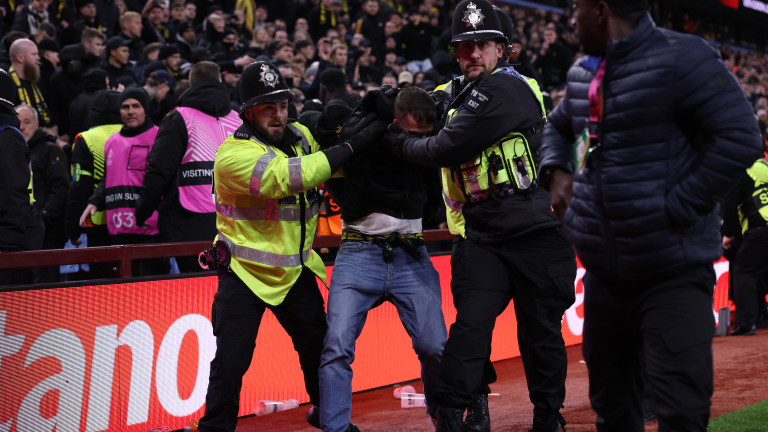 Двубоят между Астън Вила и Йънг Бойс в Лига Европа