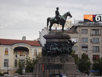Фандъкова нареди проверка на ремонта на паметника на Цар Освободител 