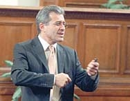 Още 4 години криза, прогнозира Йордан Цонев