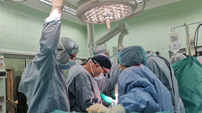 Специалисти от ВМА направиха поредна чернодробна трансплантация