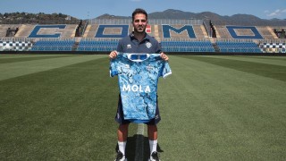 Сеск Фабрегас завърши трансфера си в Комо и италианският клуб