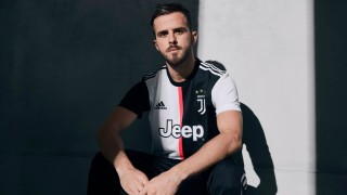 Шампионът на Германия Байерн Мюнхен проявява интерес към полузащитника на