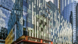 Amazon стана първата публична компания в историята която загуби 1