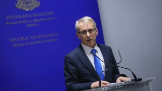 Заповедите за тестване на учениците и другите здравни мерки се