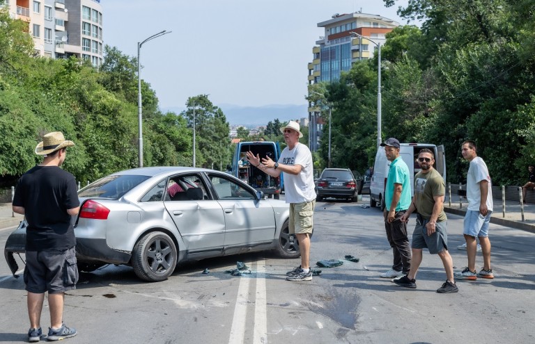 Режисьорът Виктор Божинов на снимачната площадка на "Под прикритие"