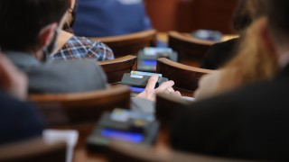 Парламентът ще разгледа на заседание днес от 9 часа 3