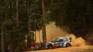 Състезателна кола удари зрител на рали "Сливен"