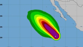 Ураган се насочва към Мексико