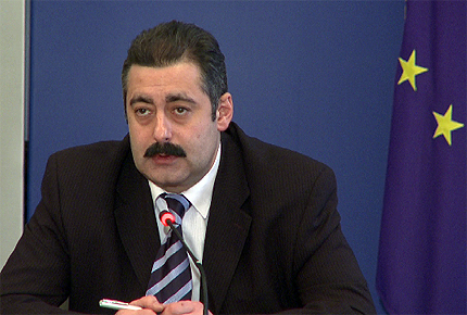 Прокуратурата обвини здравния министър Нанев