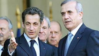 Полицията обискира партията на Саркози