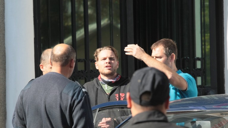 Освобождаването на Полфрийман - влизане на съда с бутонките срещу прокуратурата