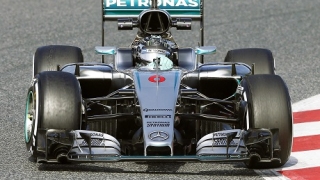 Вторите тестове започнаха с доминация на Мерцедес