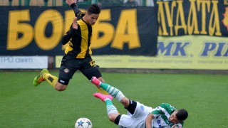 Ботев (Пловдив) прати футболист във Втора лига