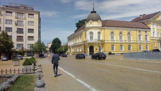 Протестна пустота в столицата в очакване на съществения двубой