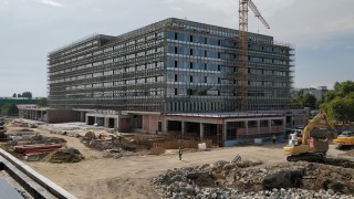 Европейският автомобилен производител Renault ще отвори свой офис в Централна