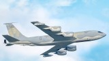 Частната компания, която иска да... зарежда военни самолети над целия свят
