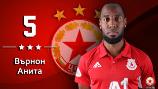 Бившият футболист на ЦСКА Върнън Анита се завърна в Нидерландия