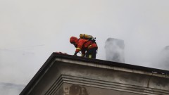 Гори покривът на училище в Пловдив