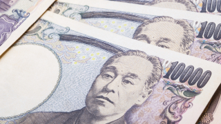 Японската йена падна до 38-годишно дъно
