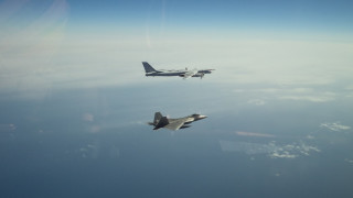 Втори пореден ден F-22 на САЩ прихващат руски бомбардировачи и Су-35 в Аляска