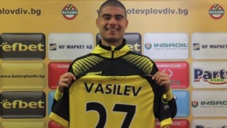 Ботев (Пловдив) подписа за три години с голмайстора Иван Василев 