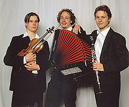 Trio C Tot de Derde в "Червената къща"